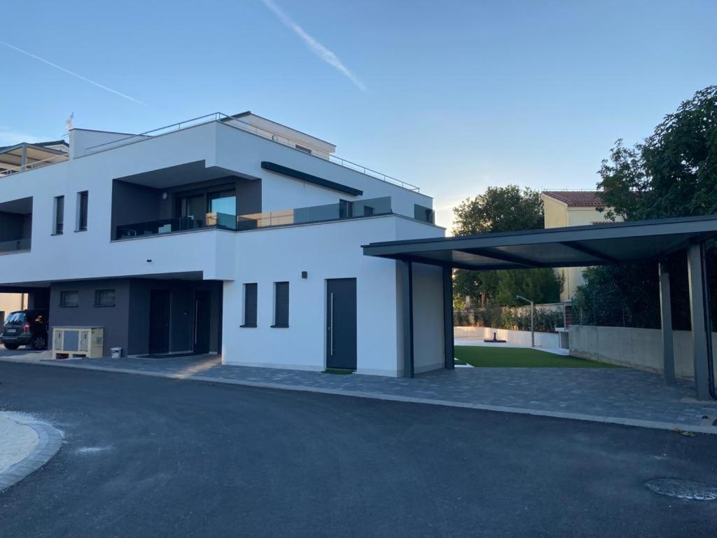 Villa Joka Банджоле Экстерьер фото